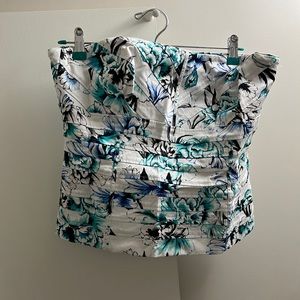 White House Black Market size 12